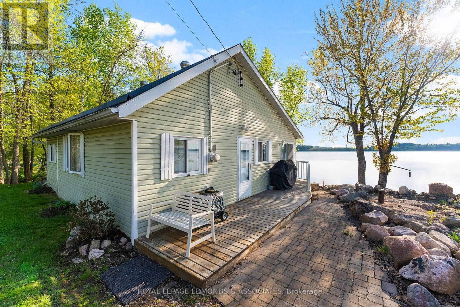 












137 MUNDTS BAY LANE

,
North Algona Wilberforce,




Ontario
K0J1X0


