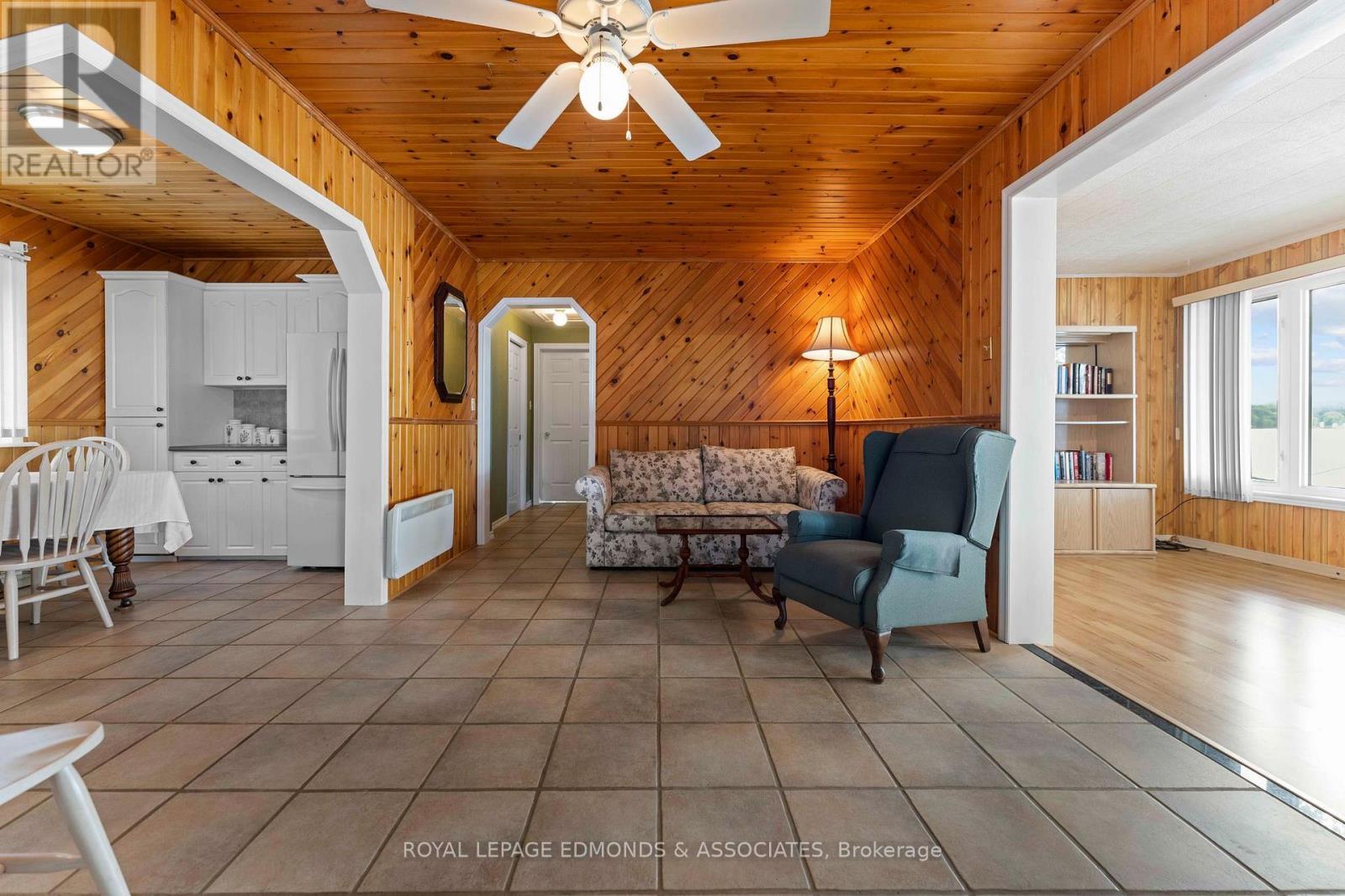 












137 MUNDTS BAY LANE

,
North Algona Wilberforce,




Ontario
K0J1X0

