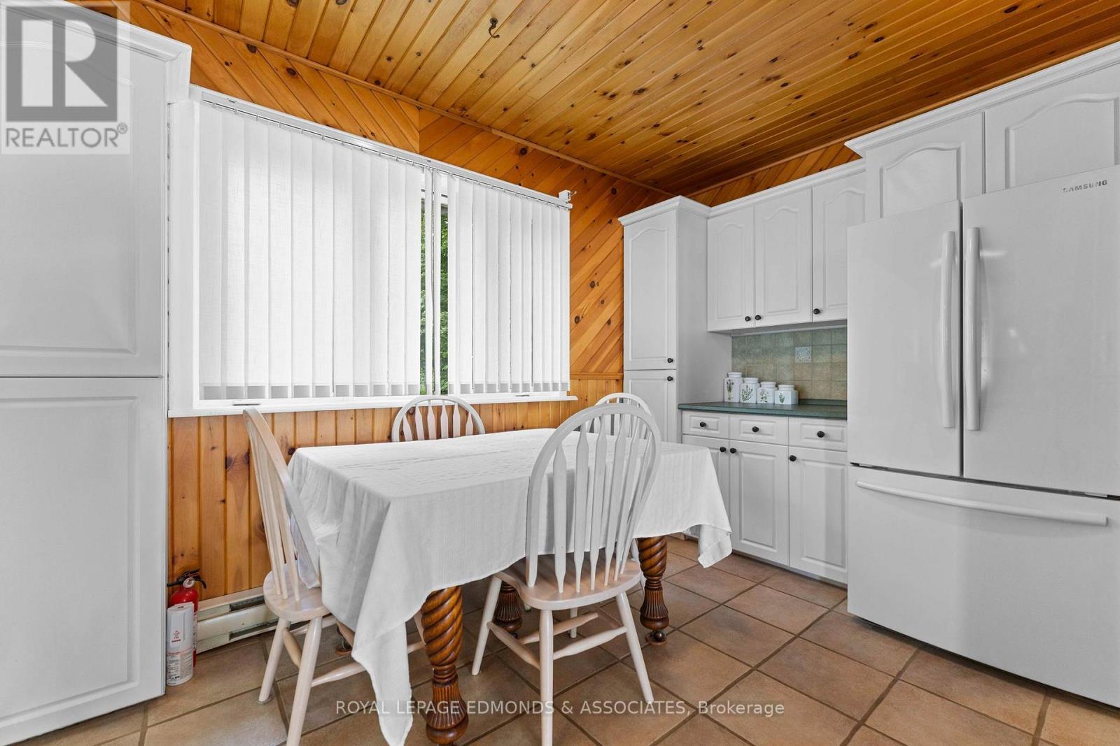 












137 MUNDTS BAY LANE

,
North Algona Wilberforce,




Ontario
K0J1X0

