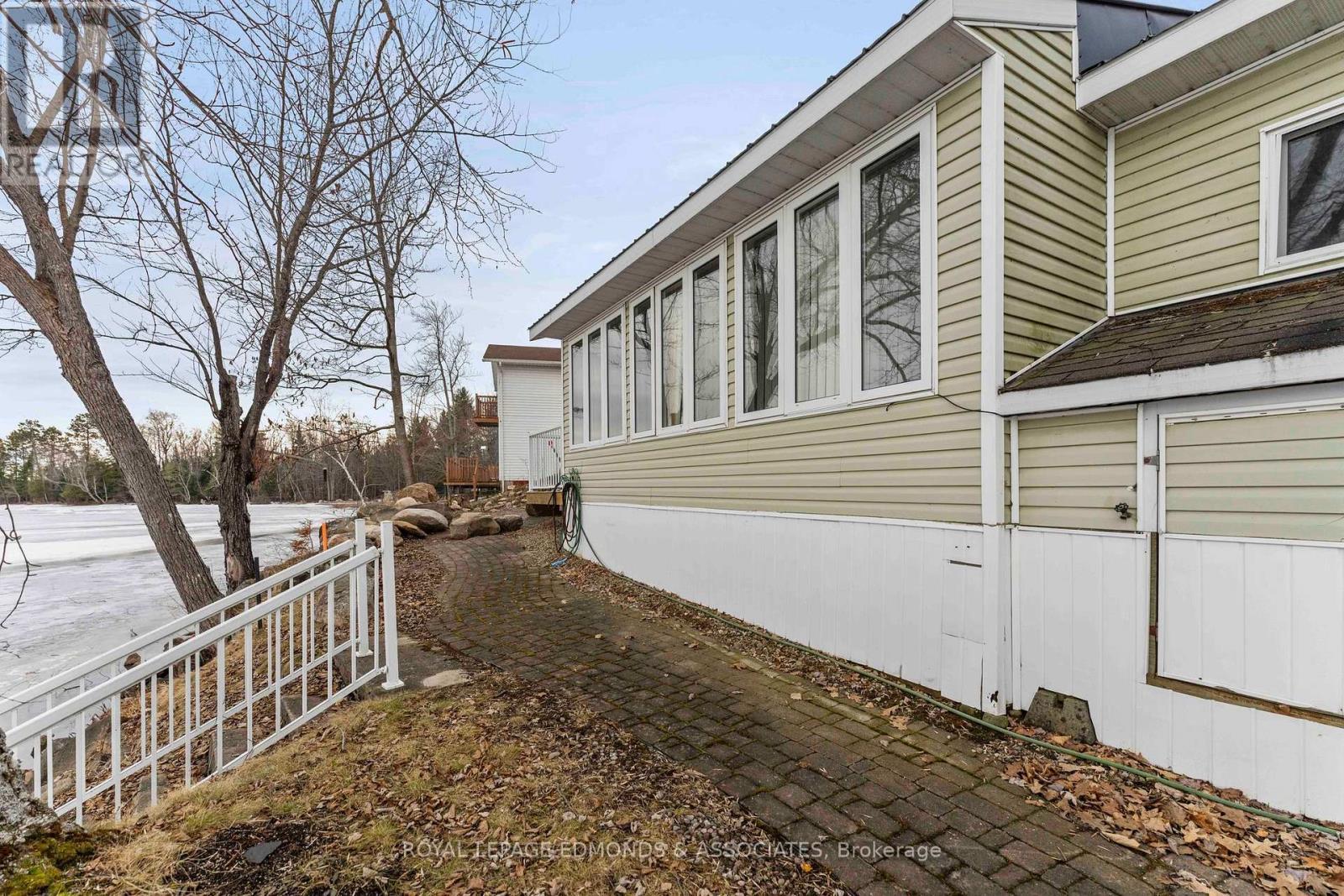 












137 MUNDTS BAY LANE

,
North Algona Wilberforce,




Ontario
K0J1X0

