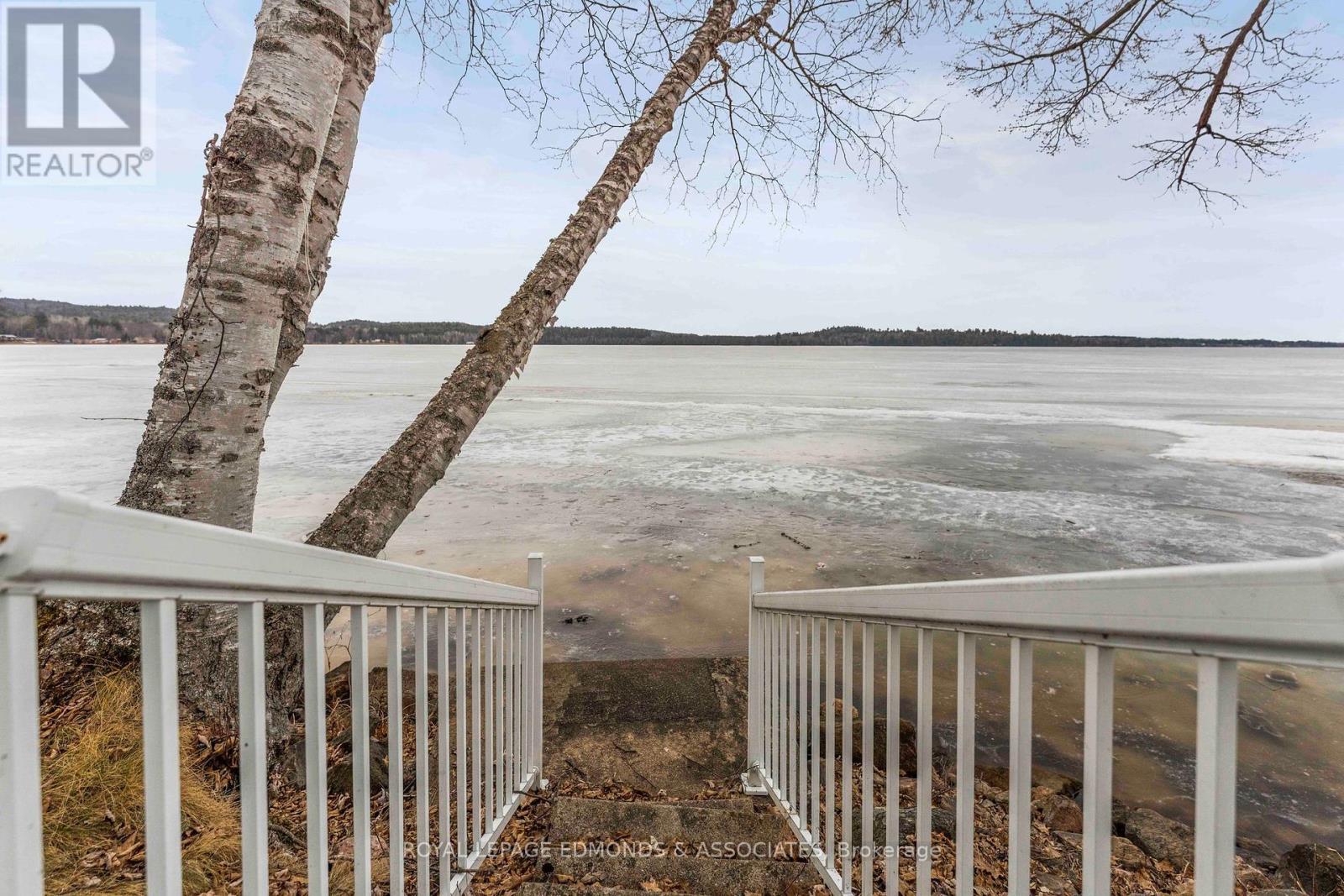 












137 MUNDTS BAY LANE

,
North Algona Wilberforce,




Ontario
K0J1X0

