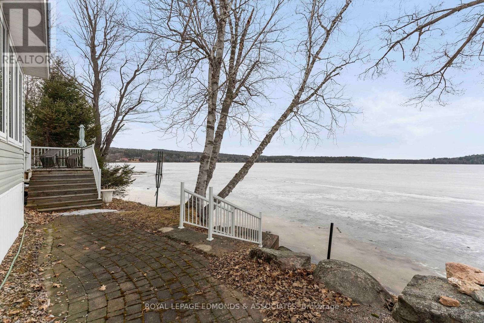 












137 MUNDTS BAY LANE

,
North Algona Wilberforce,




Ontario
K0J1X0

