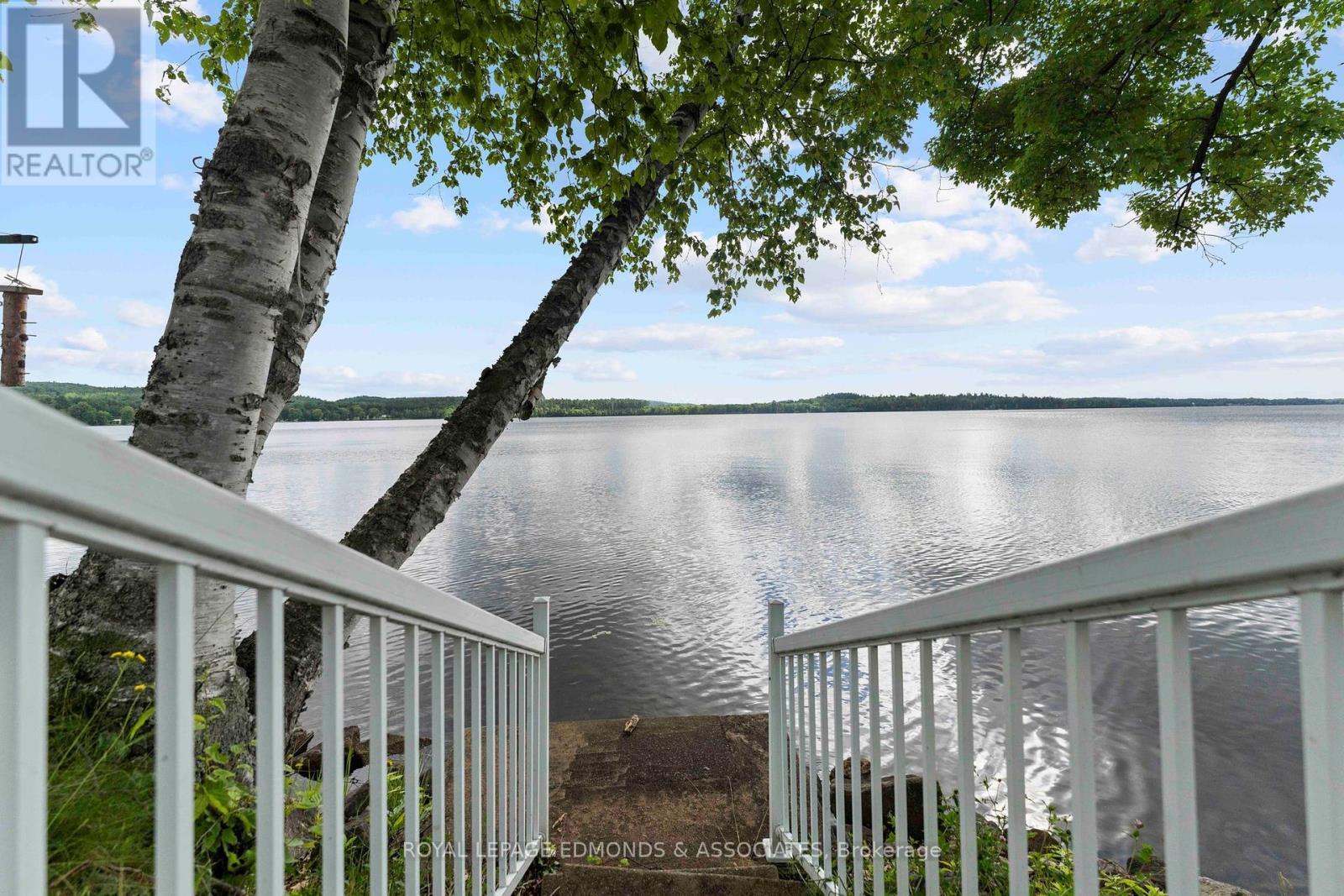 












137 MUNDTS BAY LANE

,
North Algona Wilberforce,




Ontario
K0J1X0

