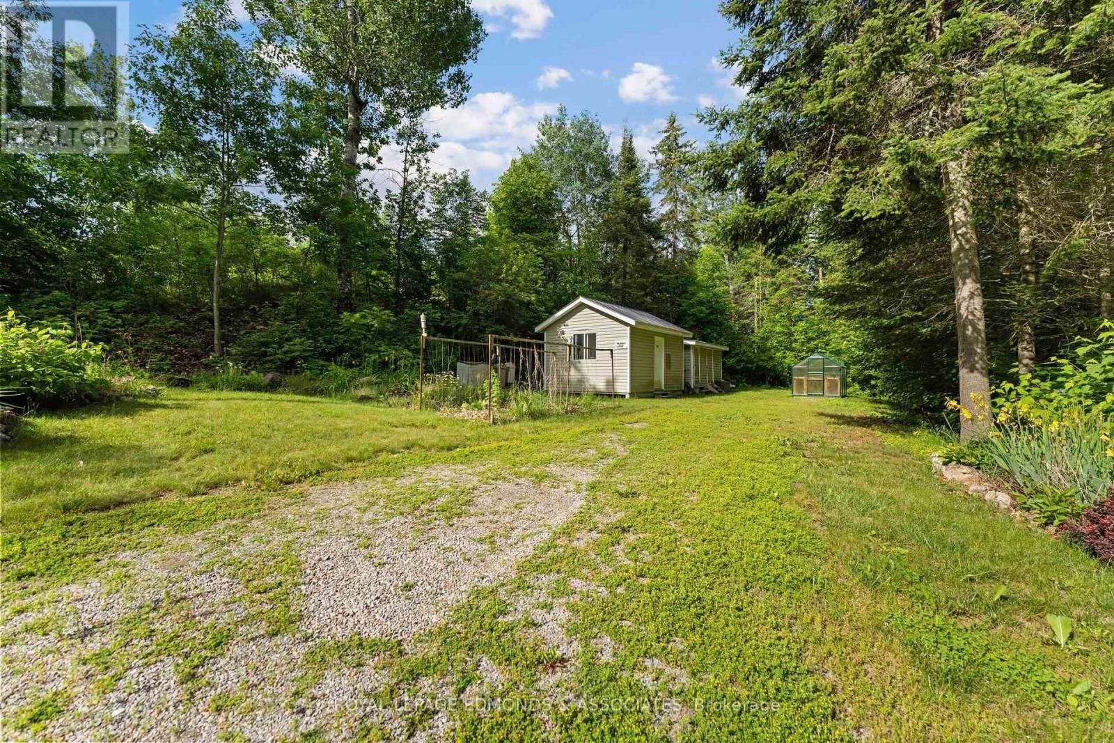 












137 MUNDTS BAY LANE

,
North Algona Wilberforce,




Ontario
K0J1X0

