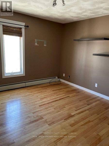 












269 DALE AVENUE

,
Timmins (TS - SE),




Ontario
P4N1M7

