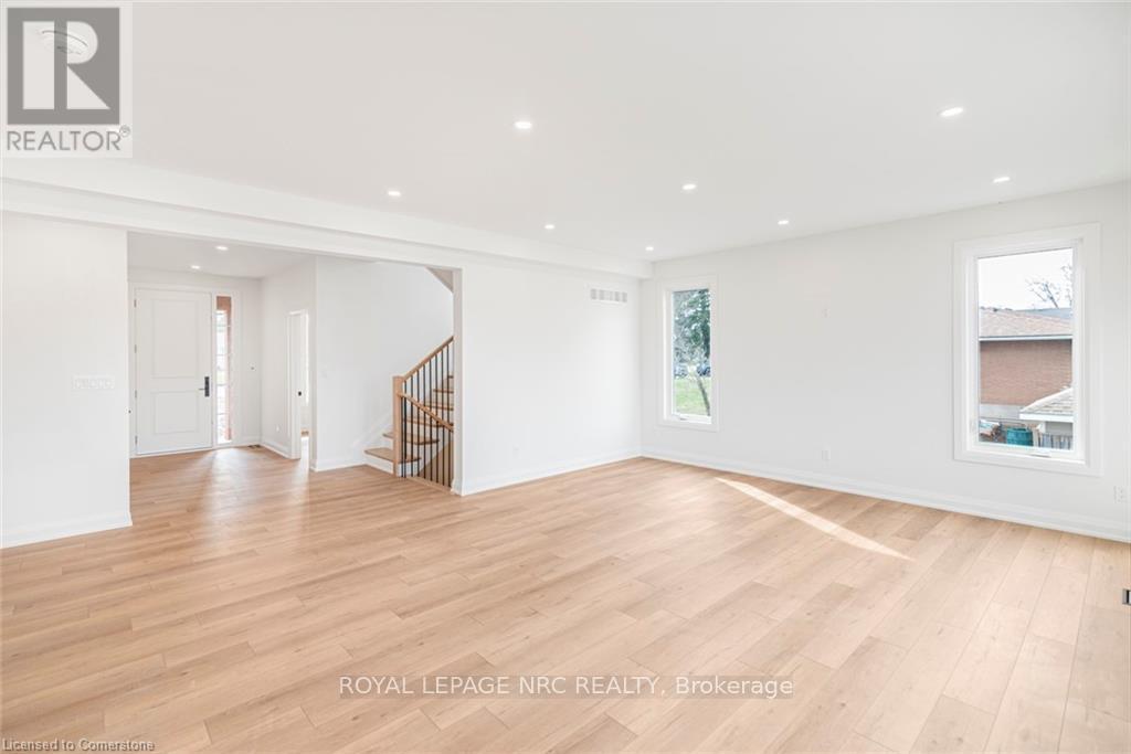 












4364 VICTORIA AVENUE

,
Lincoln (Lincoln-Jordan/Vineland),




Ontario
L0R2E0

