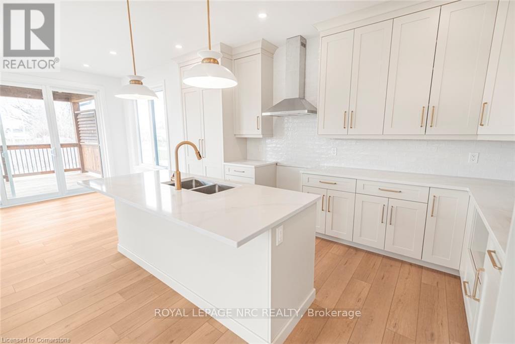 












4364 VICTORIA AVENUE

,
Lincoln (Lincoln-Jordan/Vineland),




Ontario
L0R2E0

