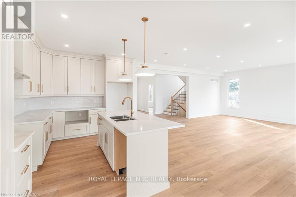 












4364 VICTORIA AVENUE

,
Lincoln (Lincoln-Jordan/Vineland),




Ontario
L0R2E0

