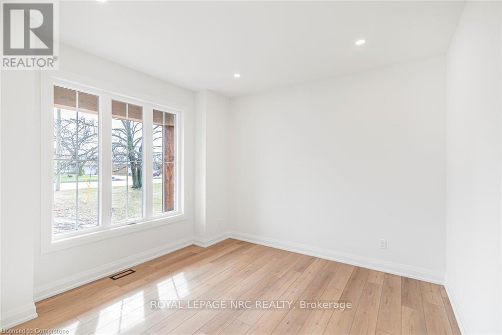












4364 VICTORIA AVENUE

,
Lincoln (Lincoln-Jordan/Vineland),




Ontario
L0R2E0

