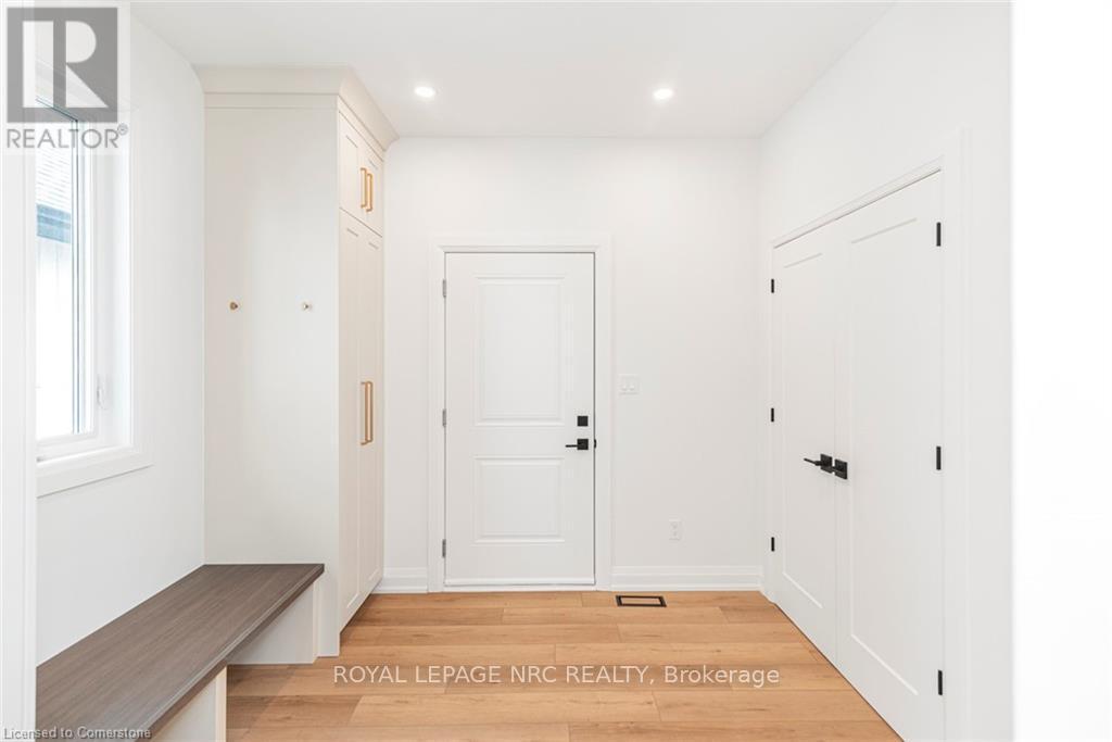 












4364 VICTORIA AVENUE

,
Lincoln (Lincoln-Jordan/Vineland),




Ontario
L0R2E0

