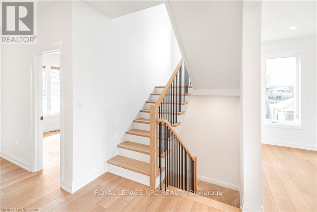












4364 VICTORIA AVENUE

,
Lincoln (Lincoln-Jordan/Vineland),




Ontario
L0R2E0

