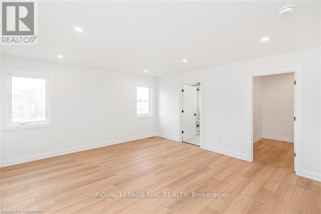 












4364 VICTORIA AVENUE

,
Lincoln (Lincoln-Jordan/Vineland),




Ontario
L0R2E0

