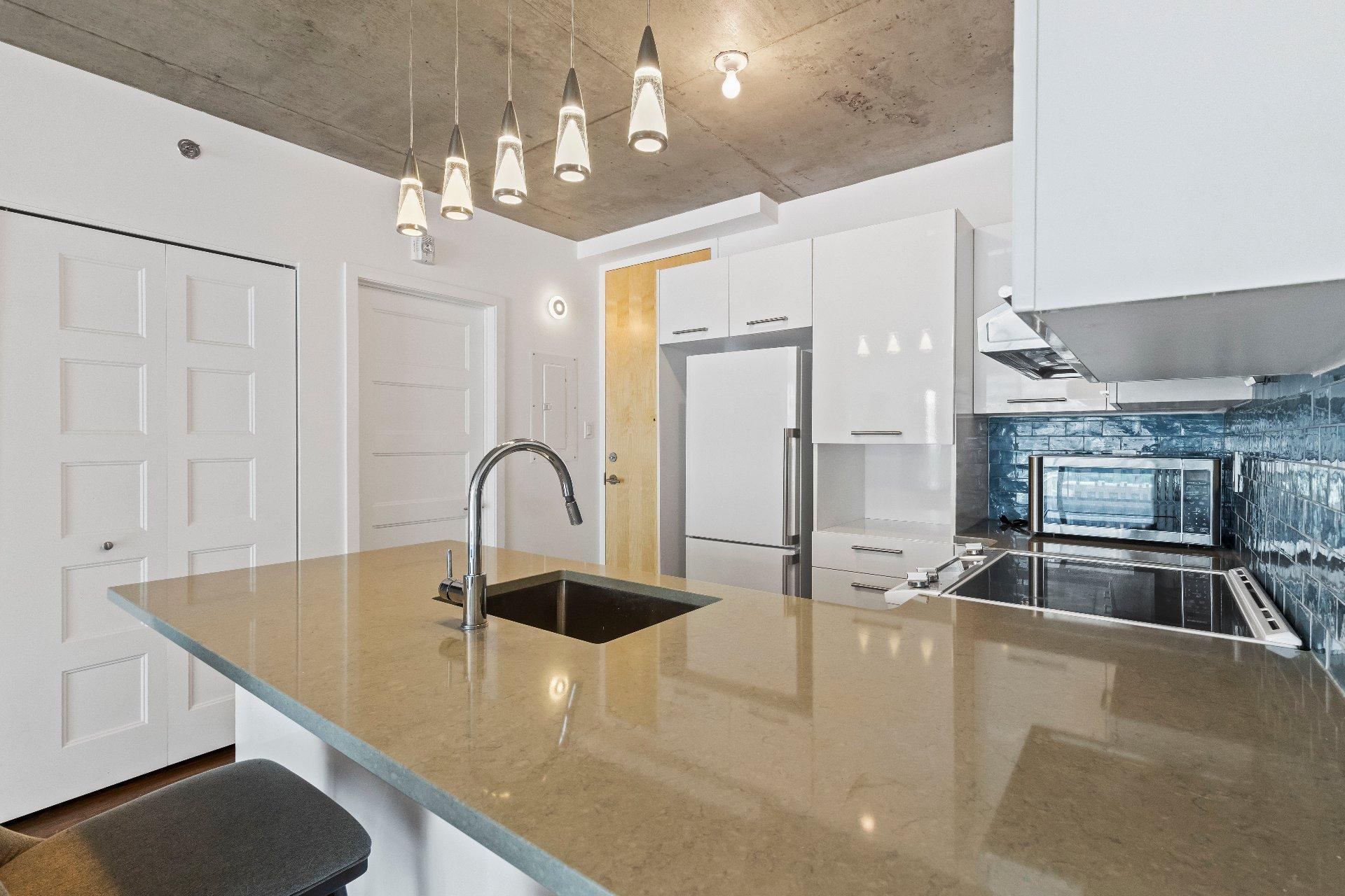 









190


Rue Murray

, 608,
Montréal (Le Sud-Ouest),




QC
H3C2C7

