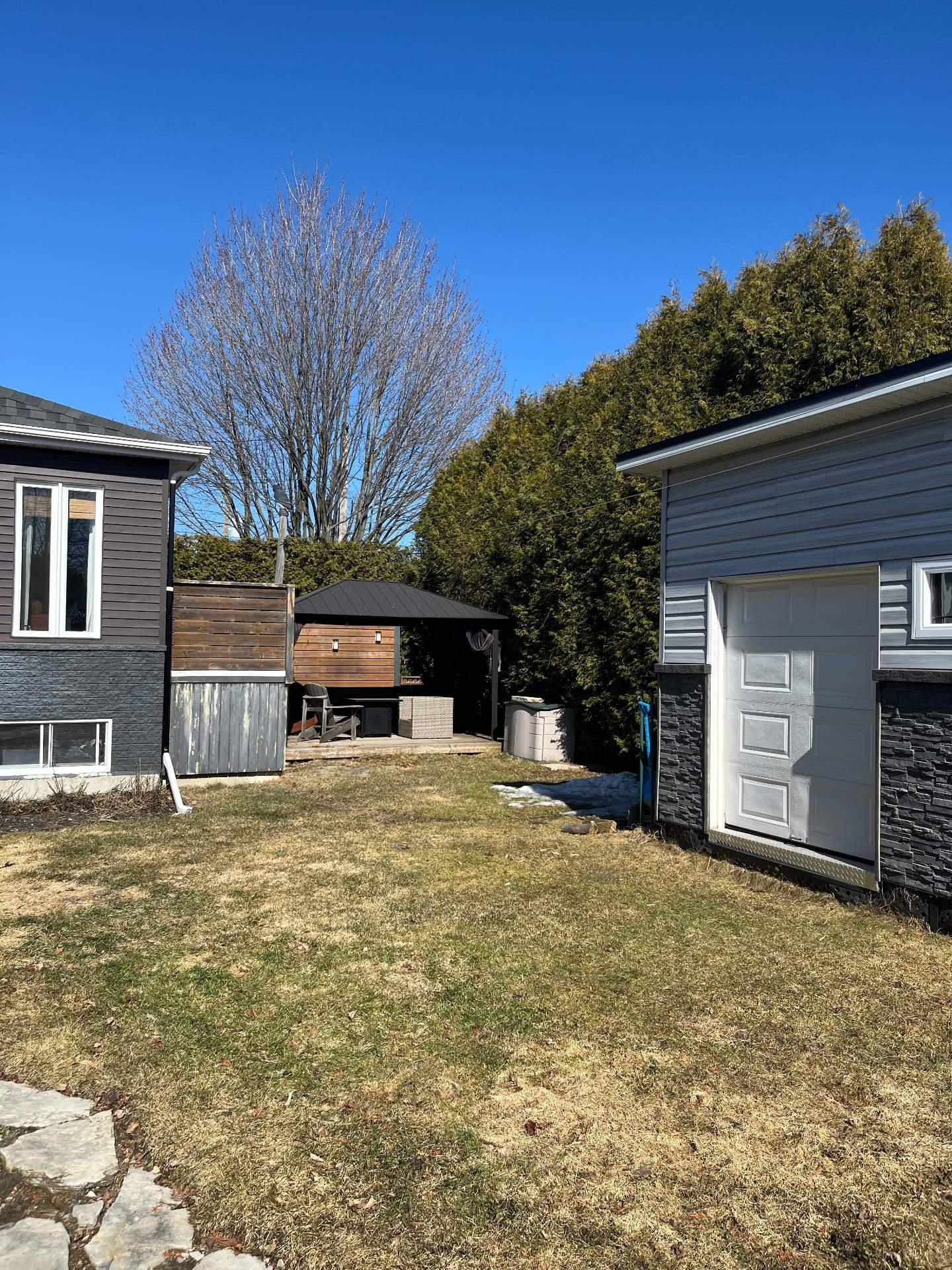 









718


Boul. Mauricien

,
Trois-Rivières,




QC
G9B1G5

