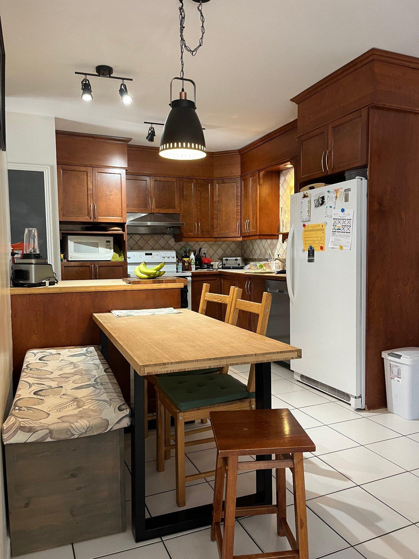 









718


Boul. Mauricien

,
Trois-Rivières,




QC
G9B1G5

