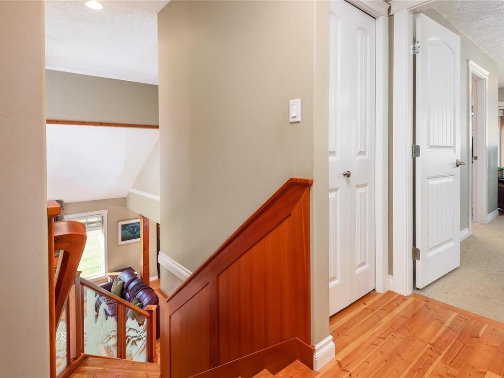 









2042


Stevedor

Rd,
Courtenay,




BC
V9J 1Y4

