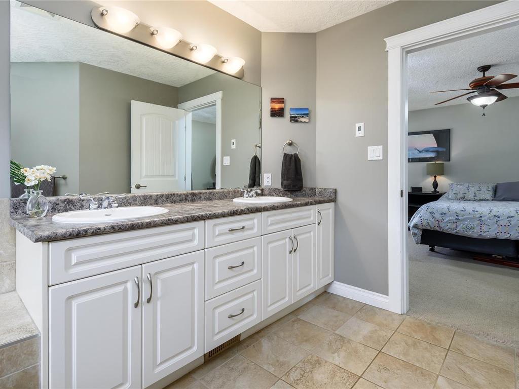 









2042


Stevedor

Rd,
Courtenay,




BC
V9J 1Y4

