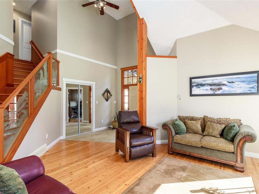 









2042


Stevedor

Rd,
Courtenay,




BC
V9J 1Y4

