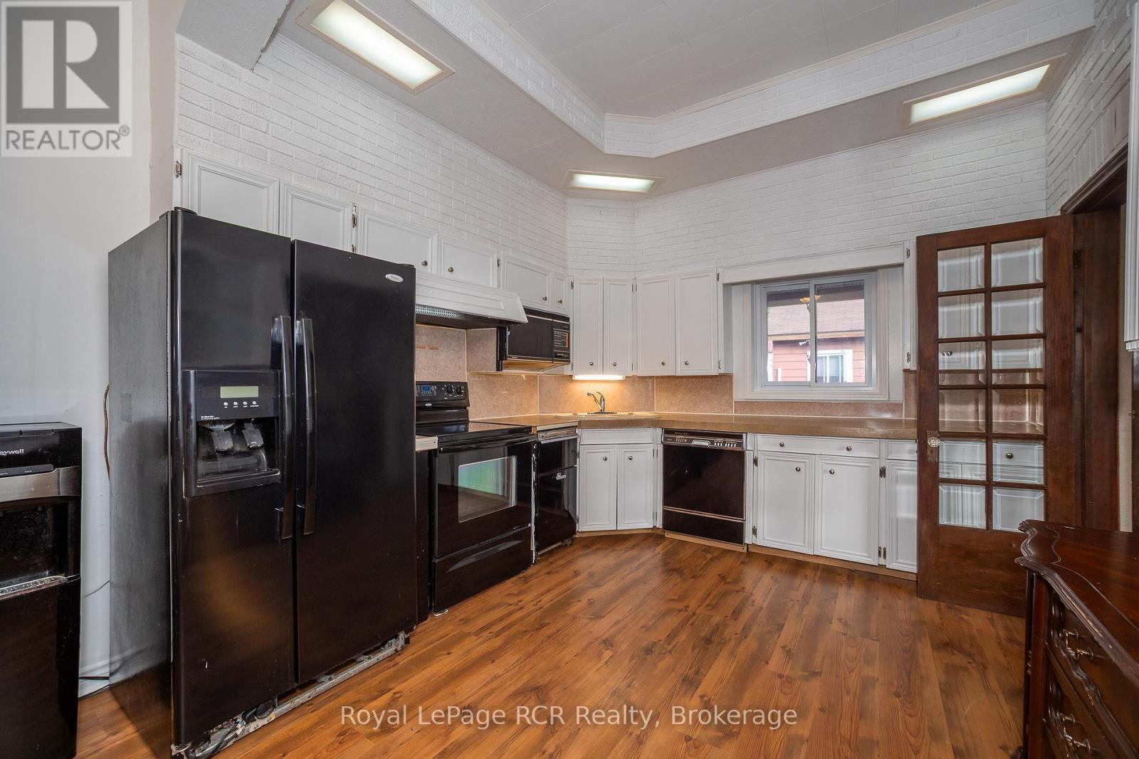 












838 6TH AVENUE W

,
Owen Sound,




Ontario
N4K5G2

