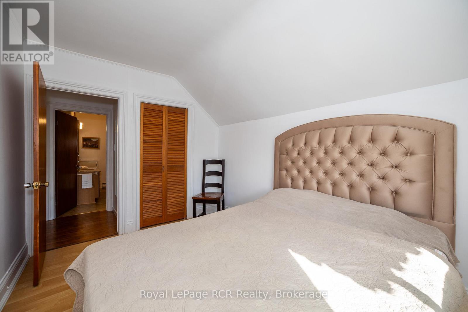 












838 6TH AVENUE W

,
Owen Sound,




Ontario
N4K5G2


