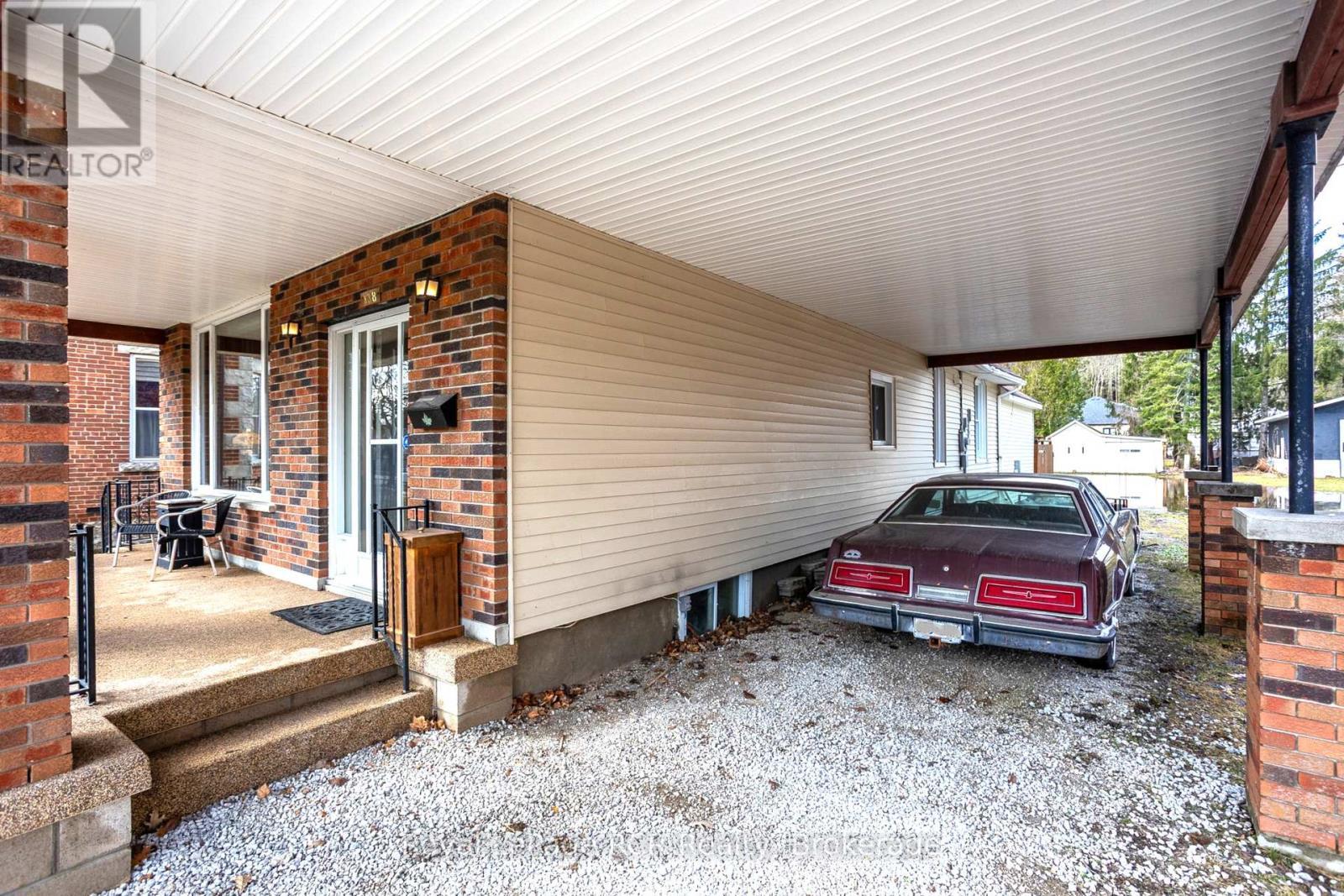 












838 6TH AVENUE W

,
Owen Sound,




Ontario
N4K5G2

