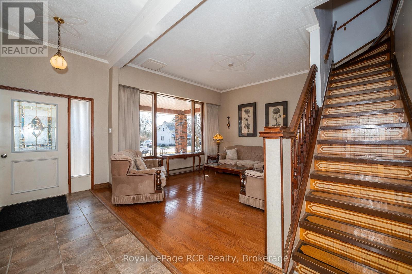 












838 6TH AVENUE W

,
Owen Sound,




Ontario
N4K5G2

