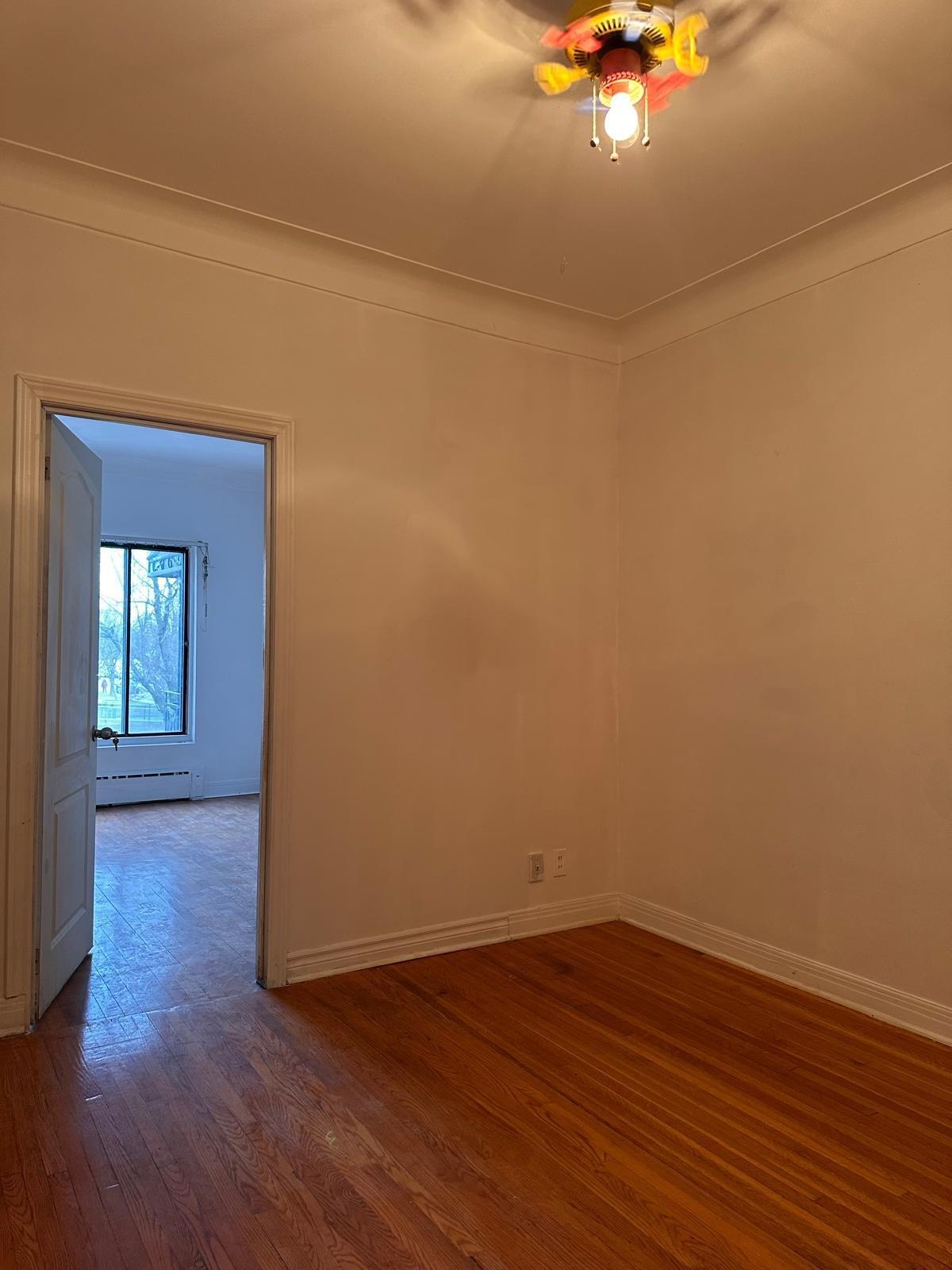 









4409


Rue Beaubien E.

,
Montréal (Rosemont/La Petite-Patrie),




QC
H1T1T2

