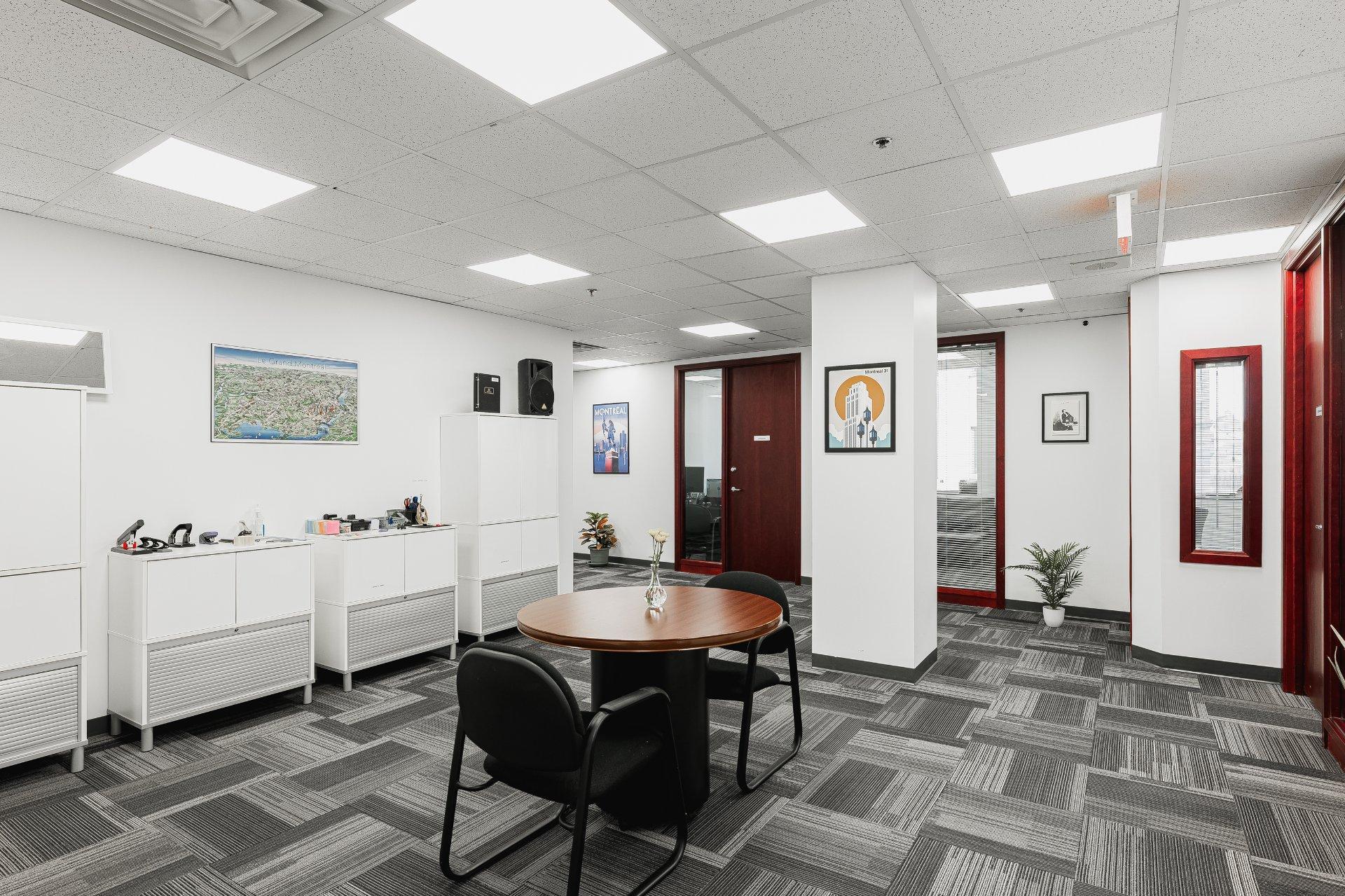 









215


Rue St-Jacques

, 700-1,
Montréal (Ville-Marie),




QC
H2Y1M6


