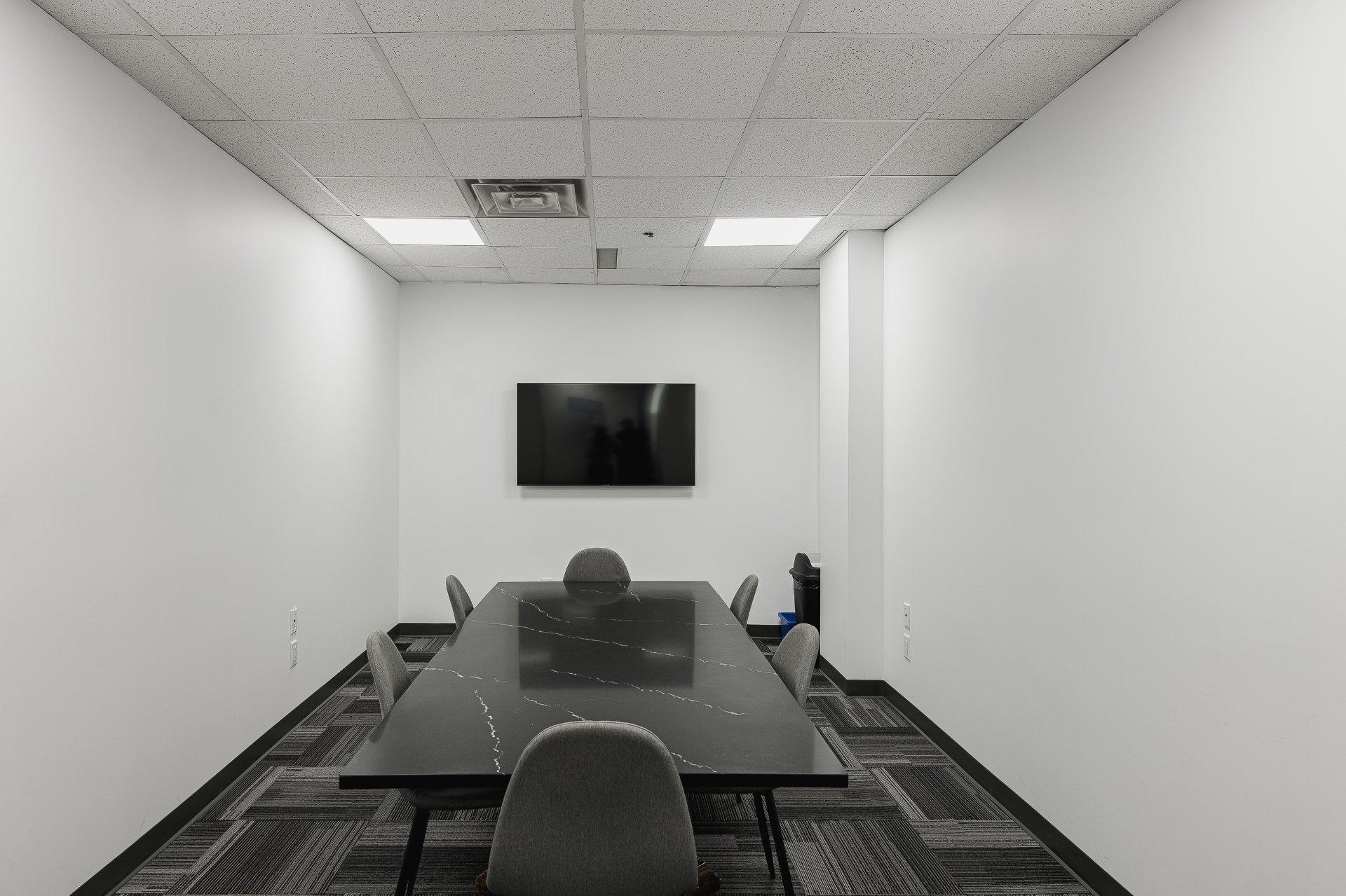 









215


Rue St-Jacques

, 700-1,
Montréal (Ville-Marie),




QC
H2Y1M6

