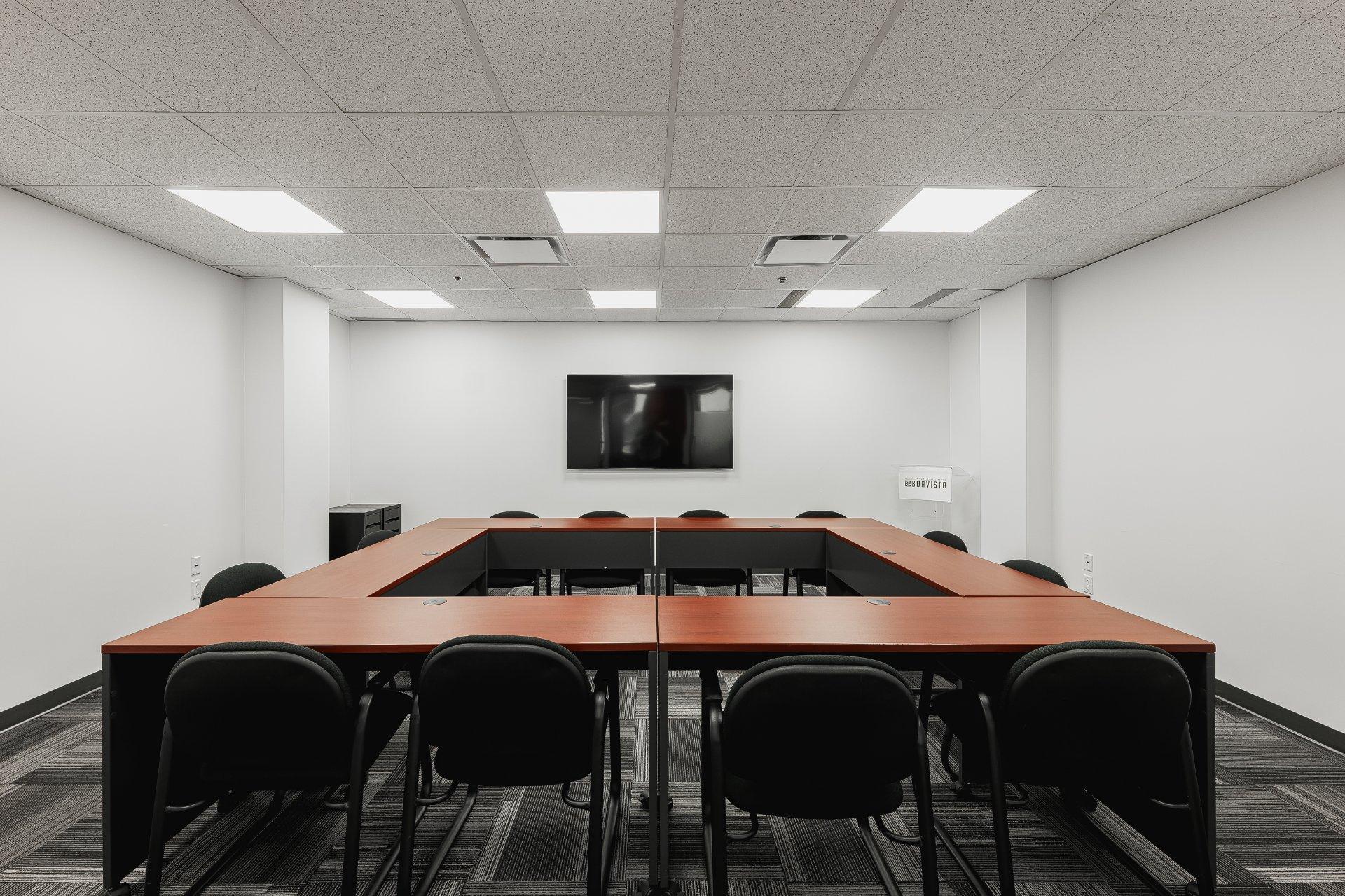 









215


Rue St-Jacques

, 700-1,
Montréal (Ville-Marie),




QC
H2Y1M6

