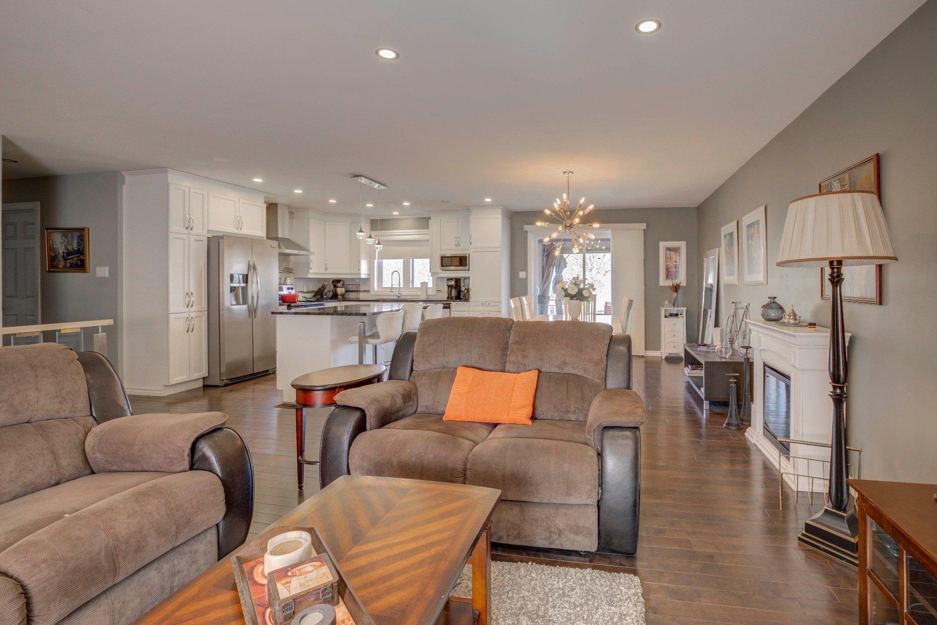 









2596


Route 219

,
Saint-Jean-sur-Richelieu,




QC
J2Y1H6

