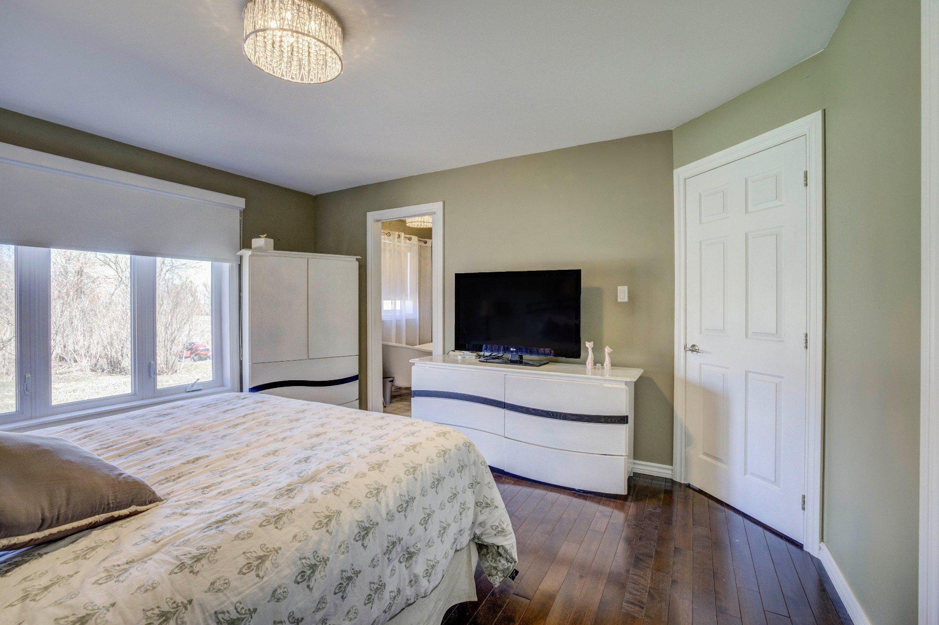 









2596


Route 219

,
Saint-Jean-sur-Richelieu,




QC
J2Y1H6

