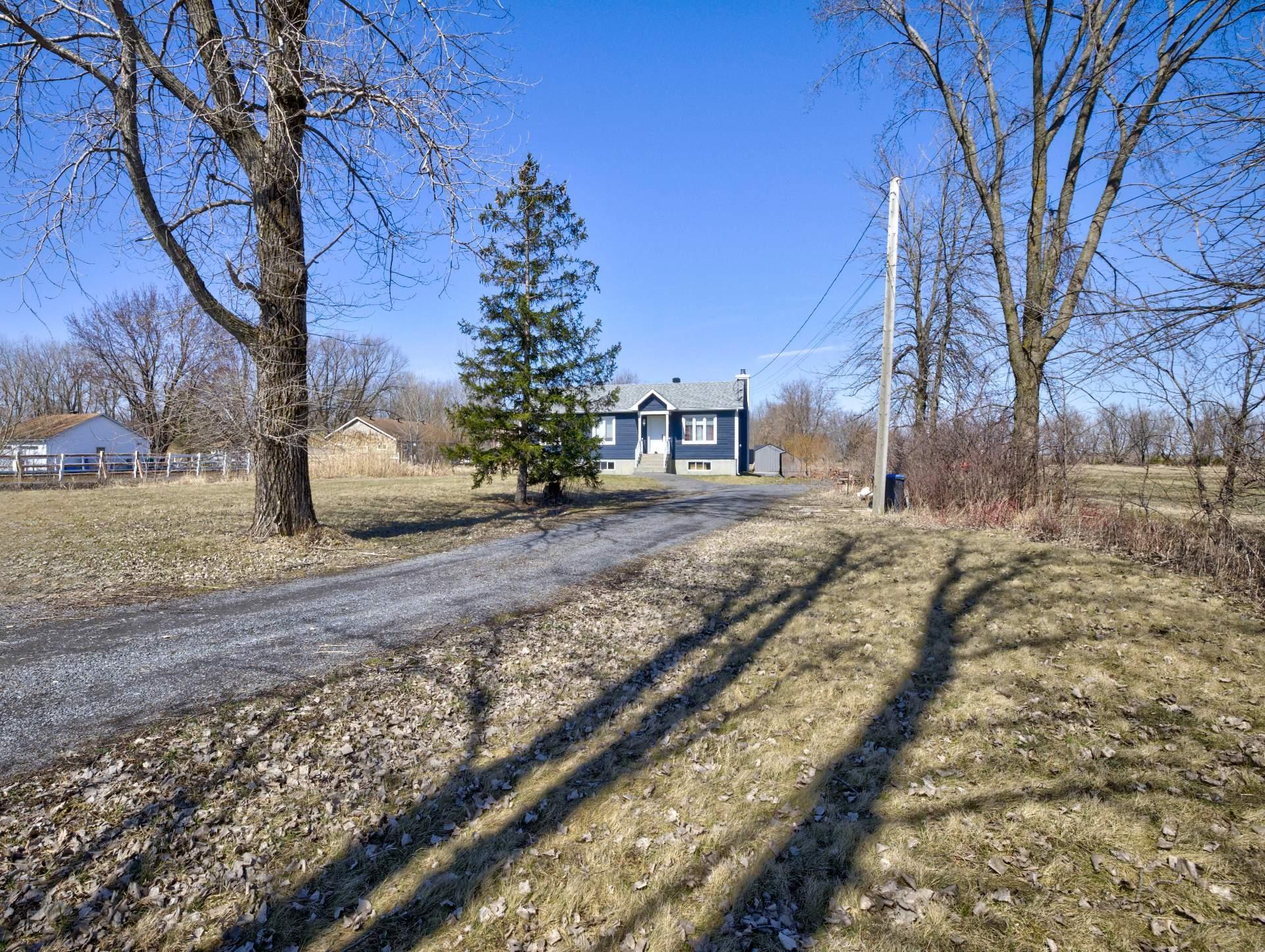 









2596


Route 219

,
Saint-Jean-sur-Richelieu,




QC
J2Y1H6

