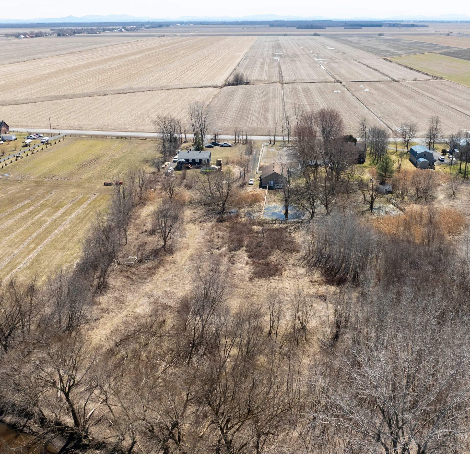 









2596


Route 219

,
Saint-Jean-sur-Richelieu,




QC
J2Y1H6

