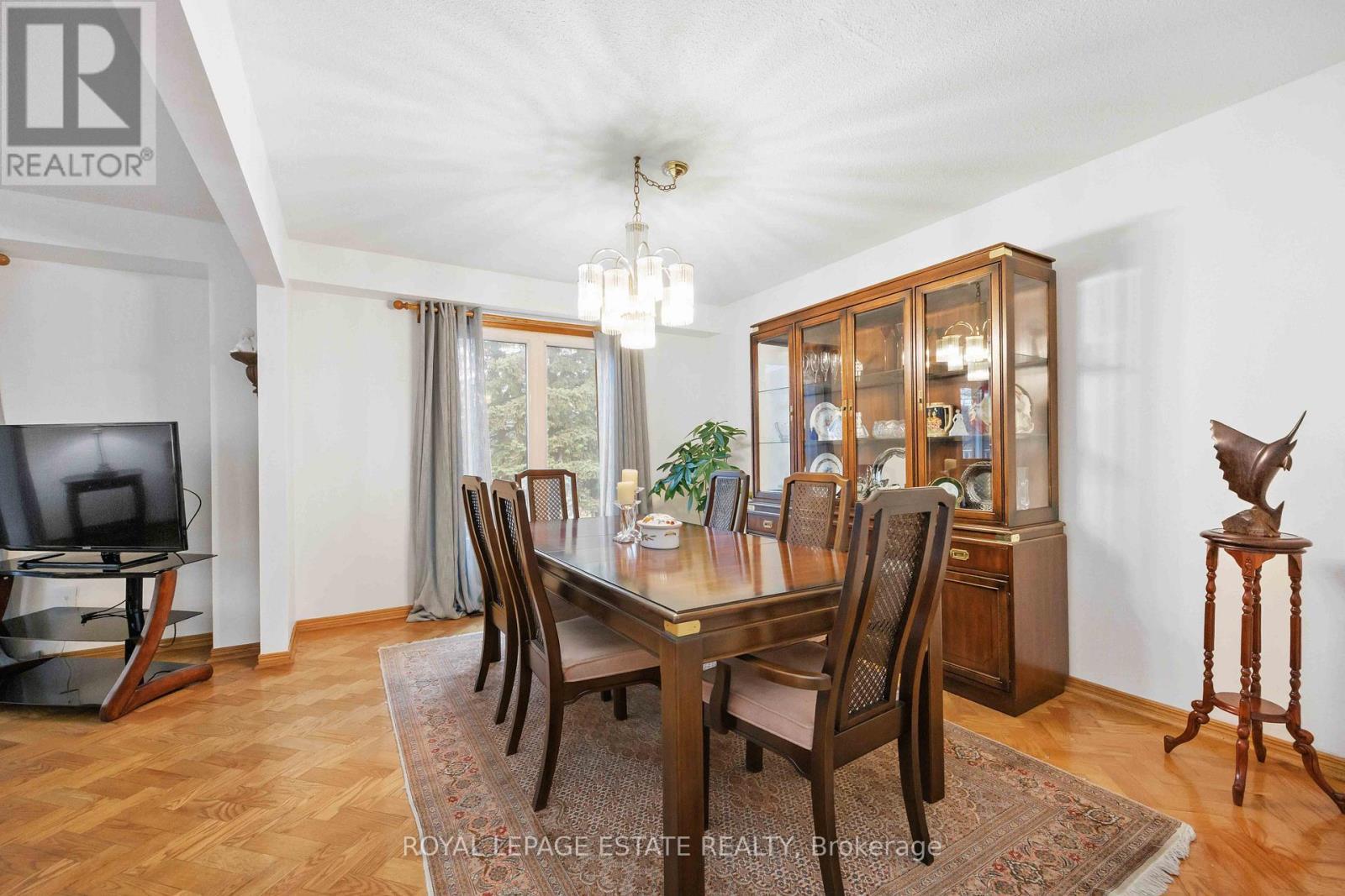 












124 GLEN SHIELDS AVENUE

,
Vaughan,




Ontario
L4K1T6

