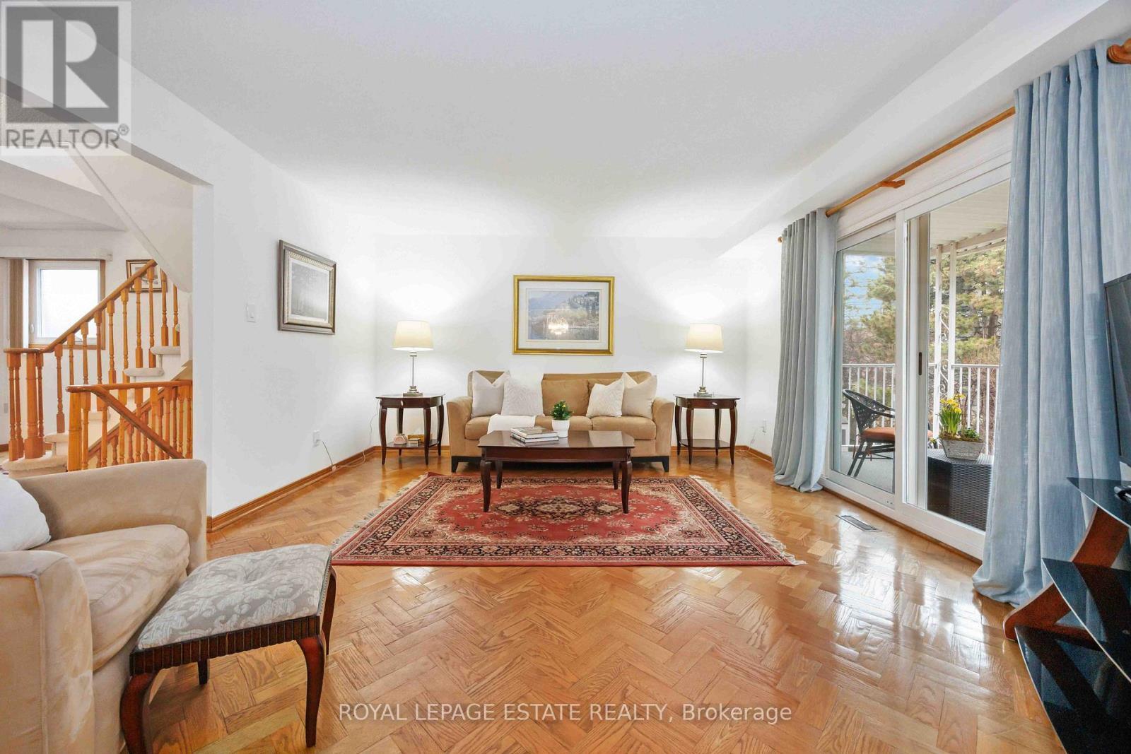 












124 GLEN SHIELDS AVENUE

,
Vaughan,




Ontario
L4K1T6

