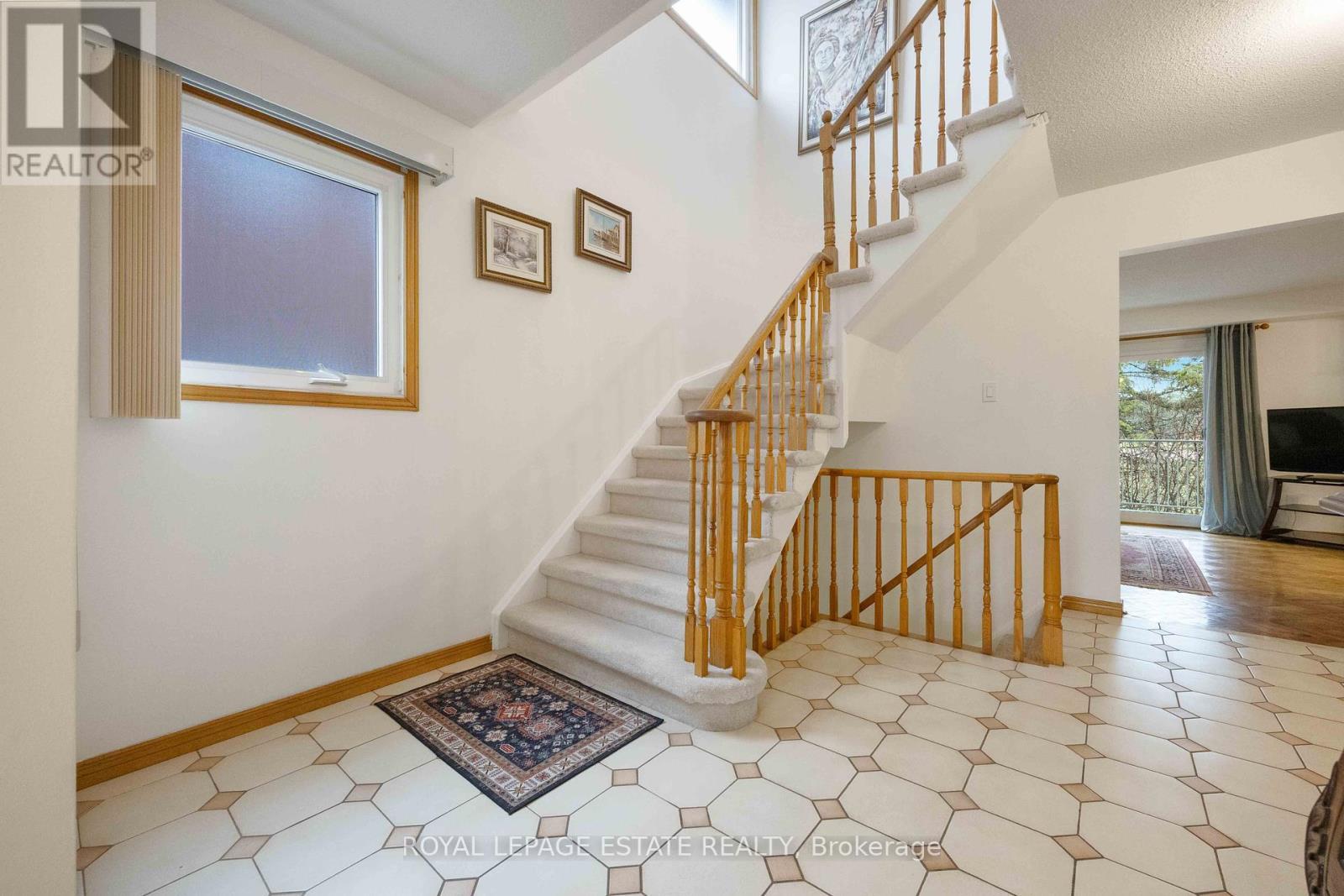 












124 GLEN SHIELDS AVENUE

,
Vaughan,




Ontario
L4K1T6

