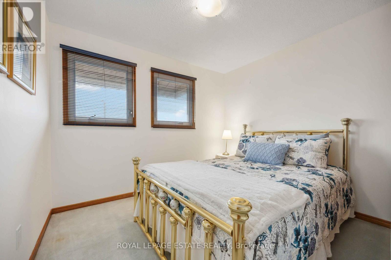












124 GLEN SHIELDS AVENUE

,
Vaughan,




Ontario
L4K1T6

