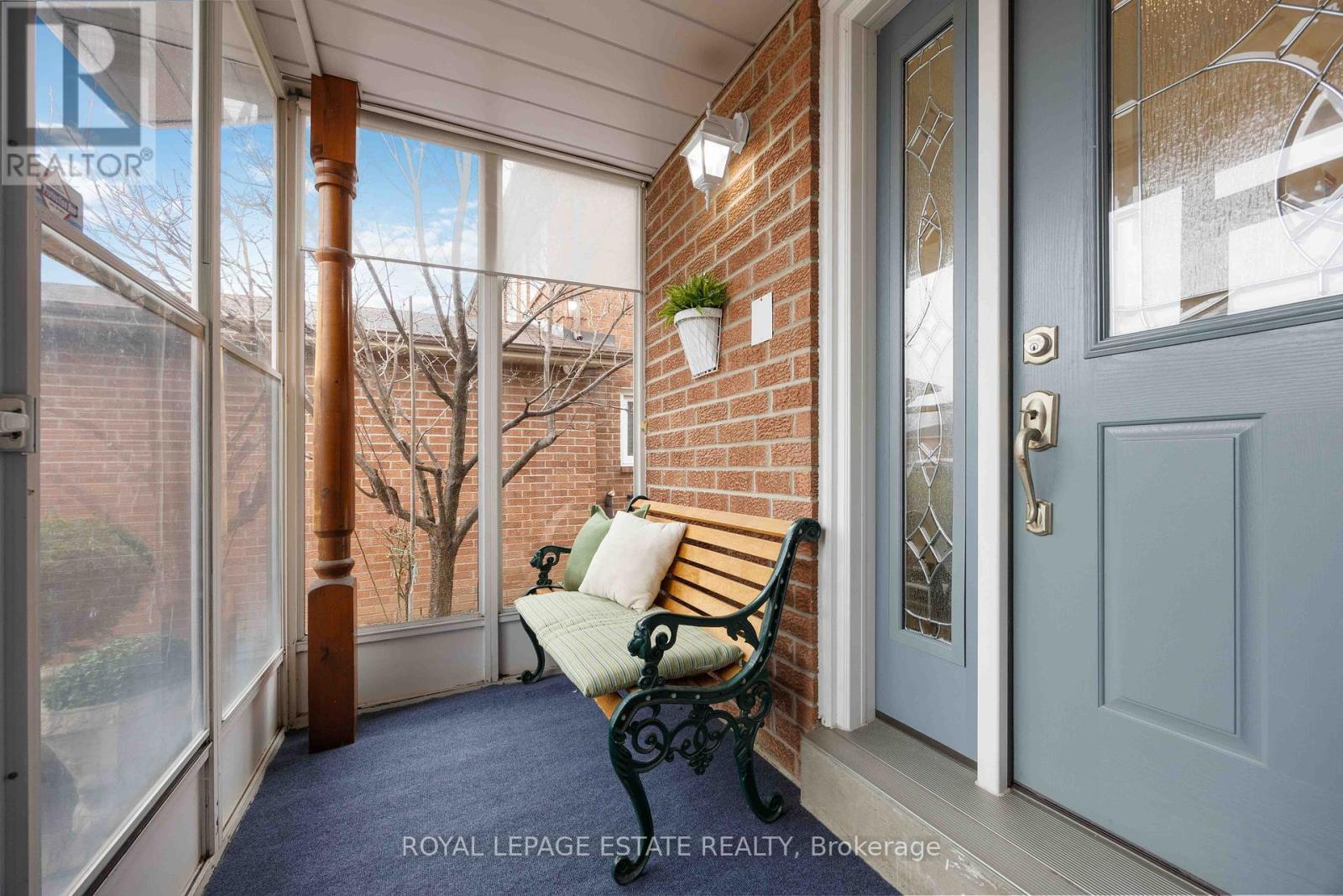 












124 GLEN SHIELDS AVENUE

,
Vaughan,




Ontario
L4K1T6

