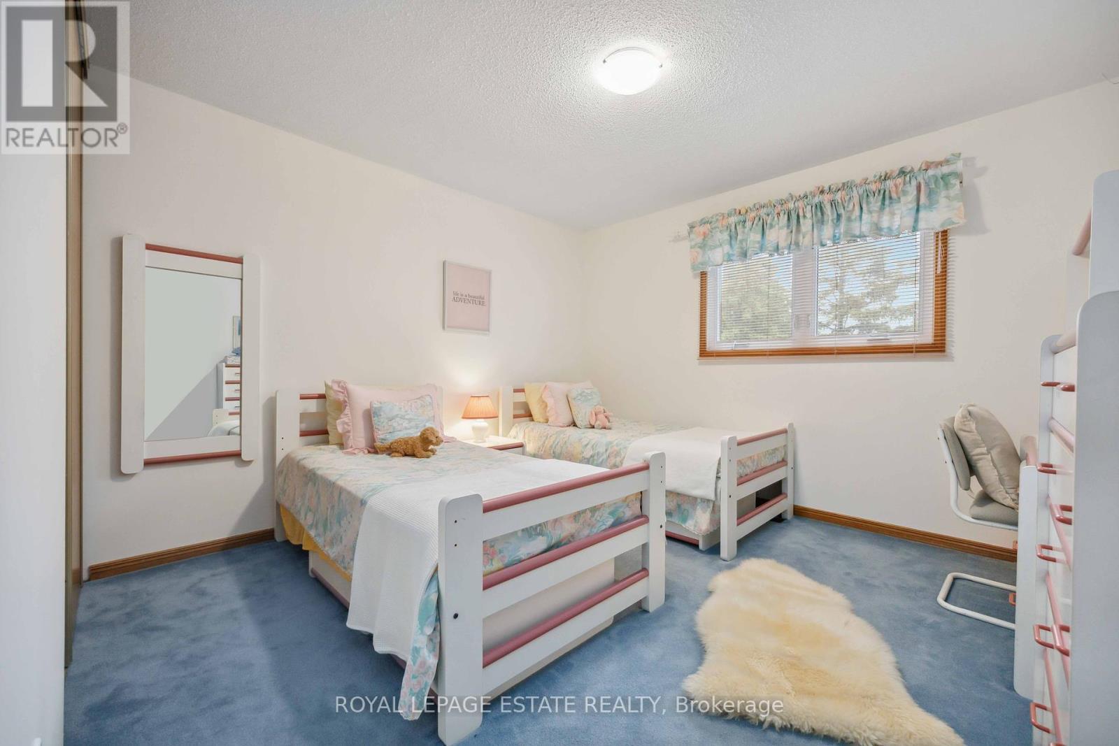 












124 GLEN SHIELDS AVENUE

,
Vaughan,




Ontario
L4K1T6

