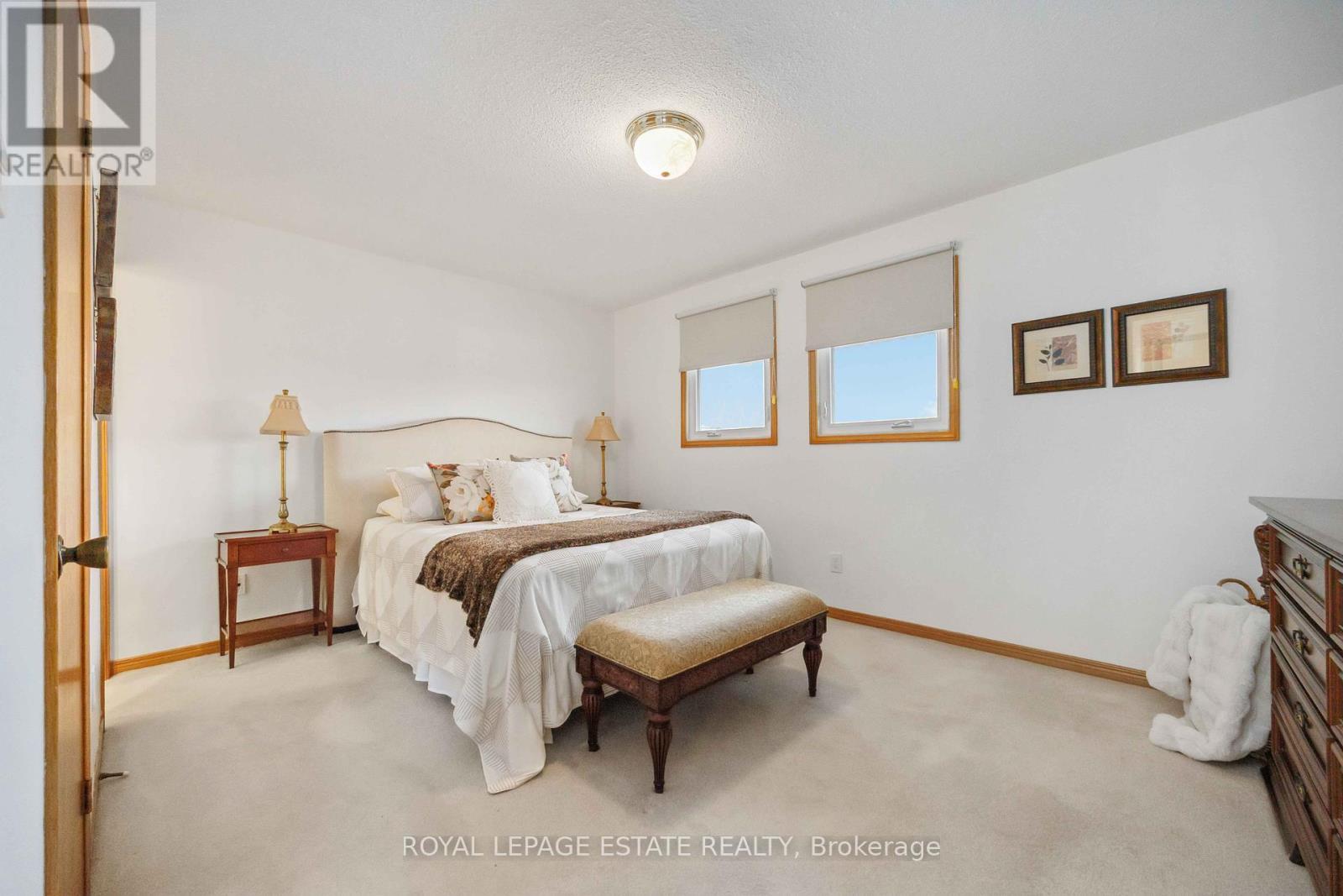 












124 GLEN SHIELDS AVENUE

,
Vaughan,




Ontario
L4K1T6

