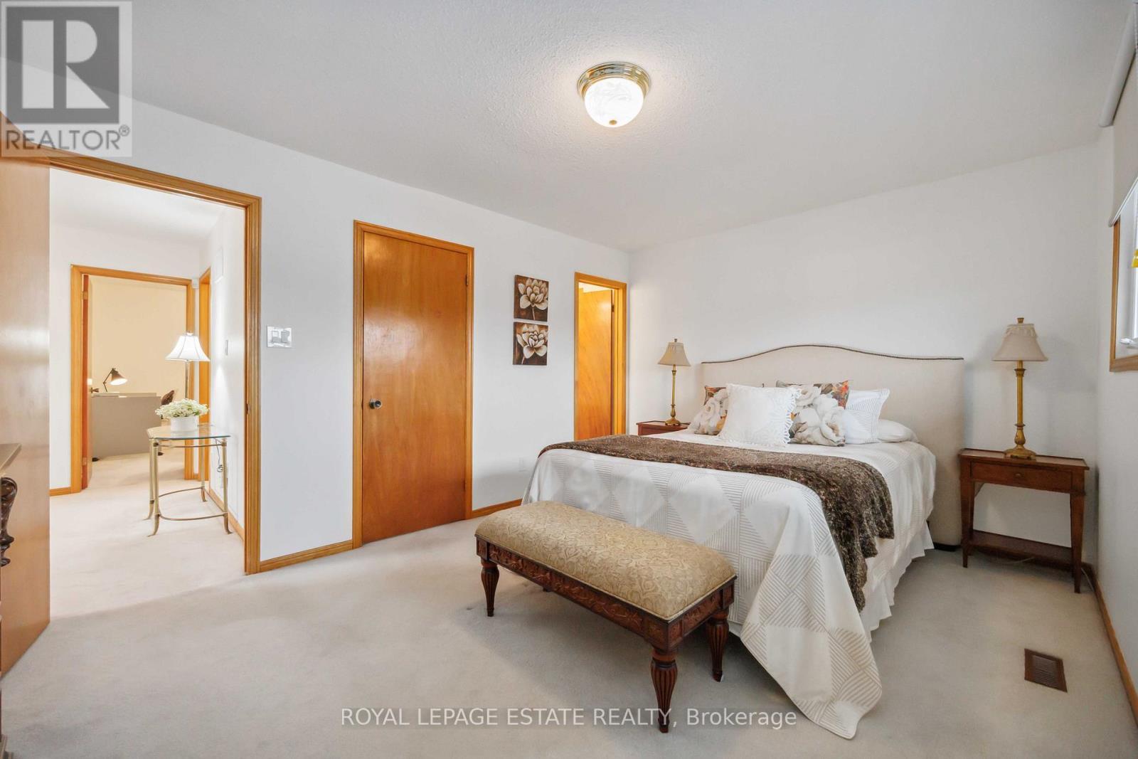 












124 GLEN SHIELDS AVENUE

,
Vaughan,




Ontario
L4K1T6

