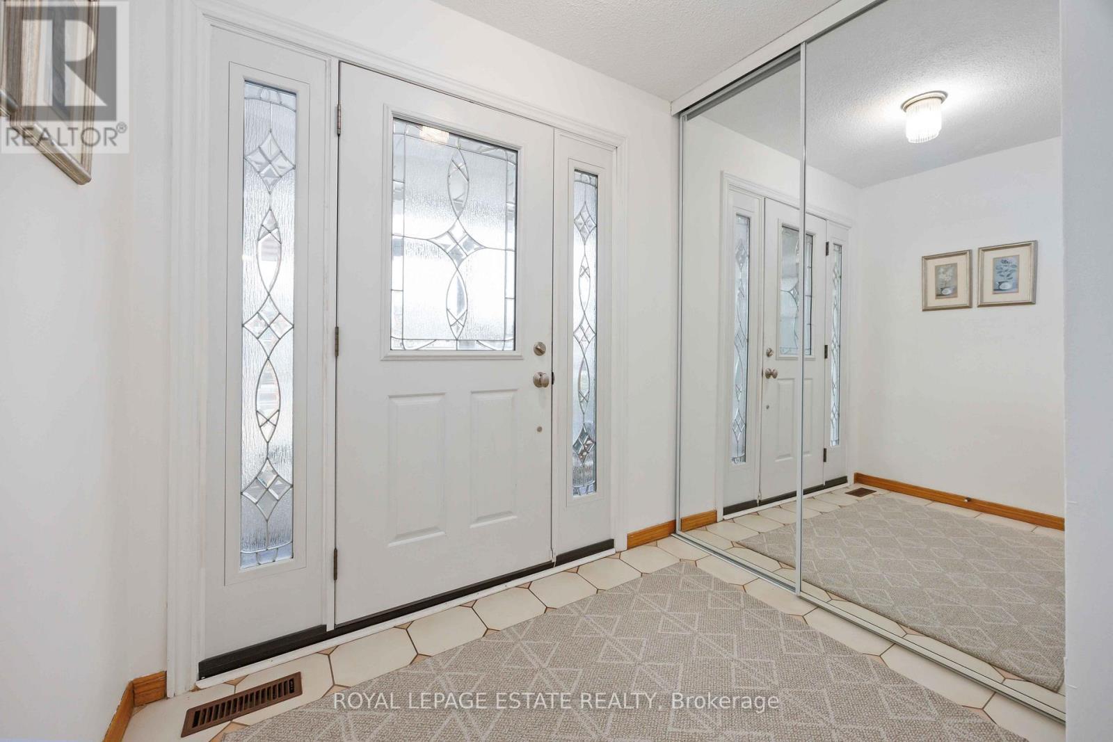 












124 GLEN SHIELDS AVENUE

,
Vaughan,




Ontario
L4K1T6

