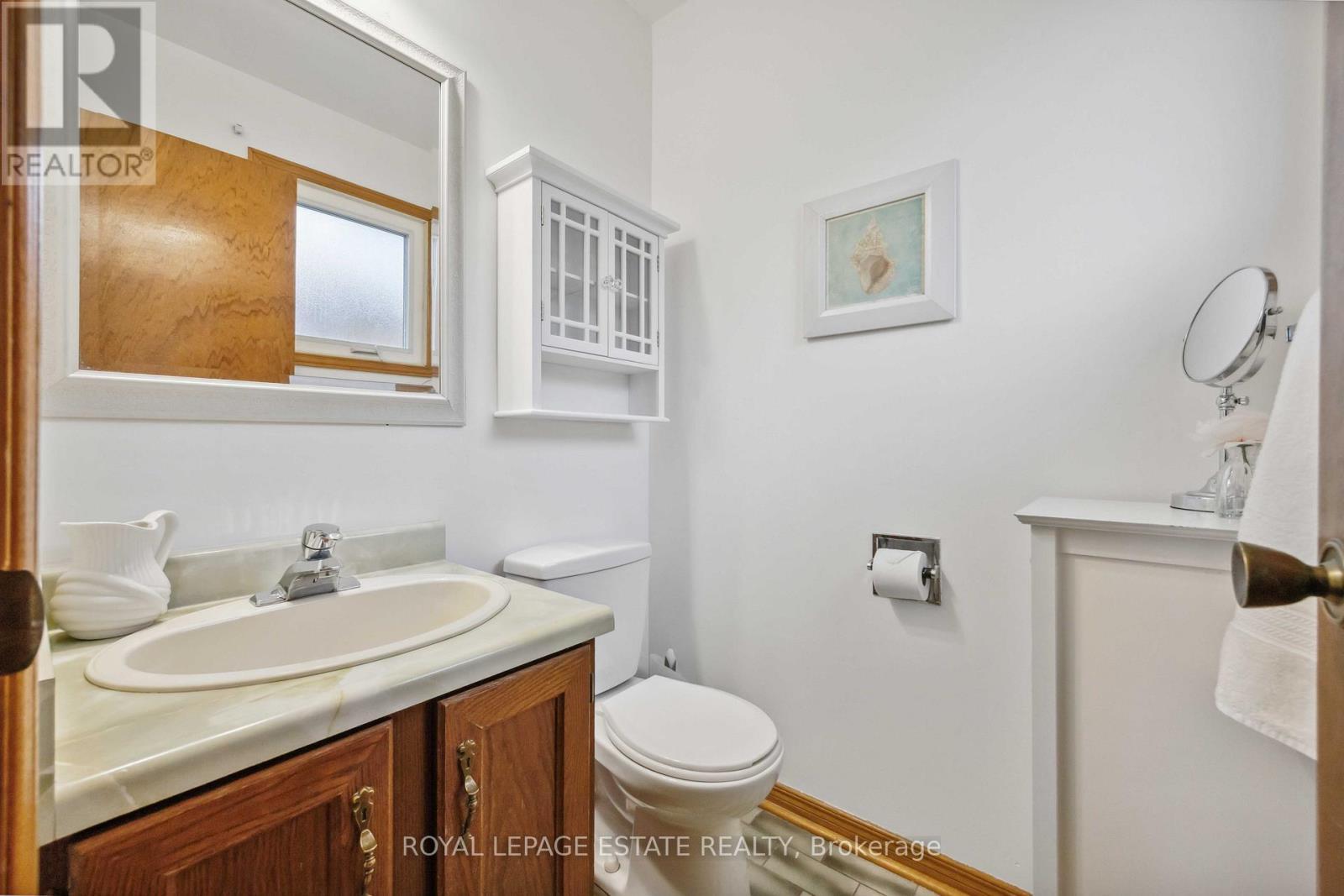 












124 GLEN SHIELDS AVENUE

,
Vaughan,




Ontario
L4K1T6

