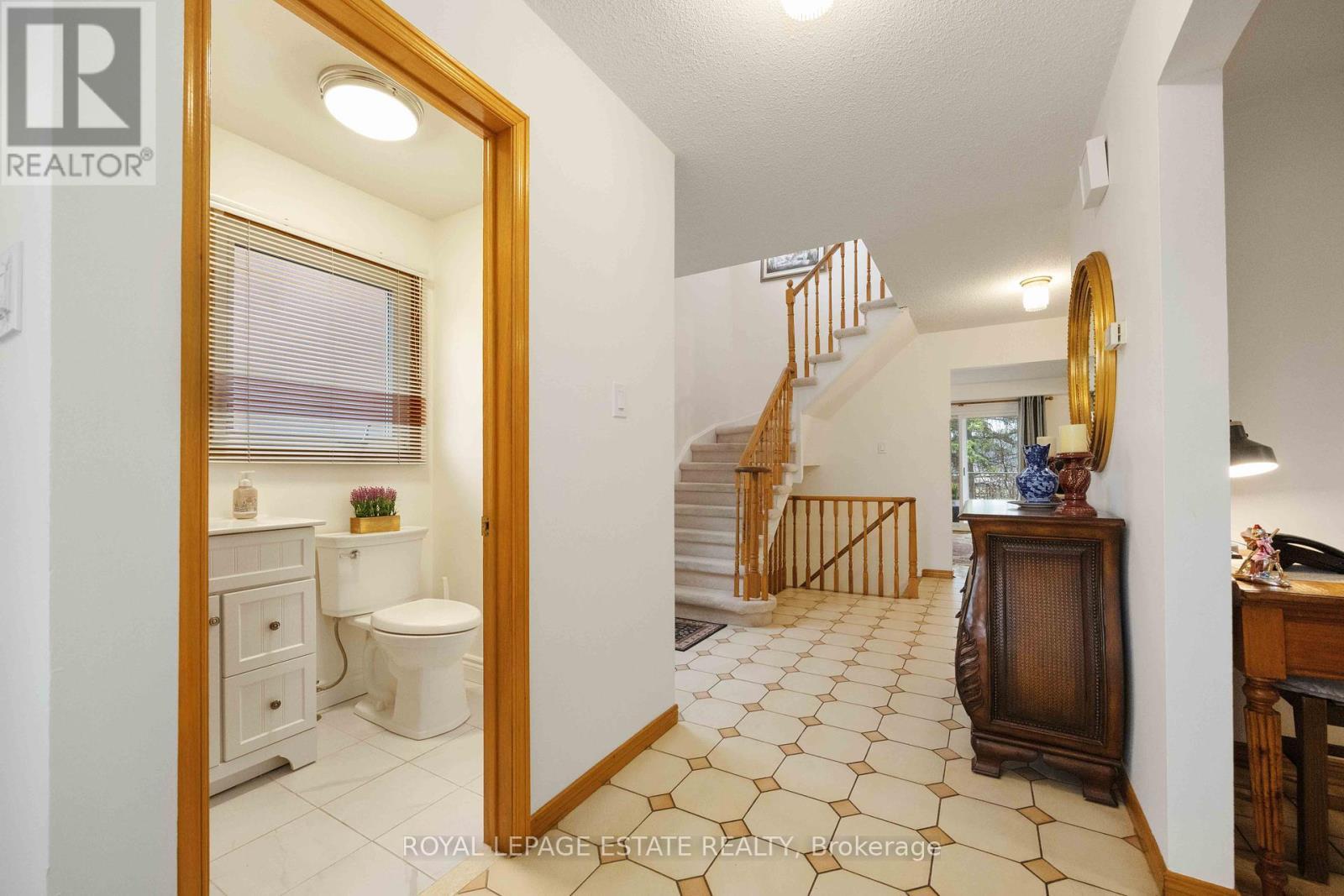 












124 GLEN SHIELDS AVENUE

,
Vaughan,




Ontario
L4K1T6

