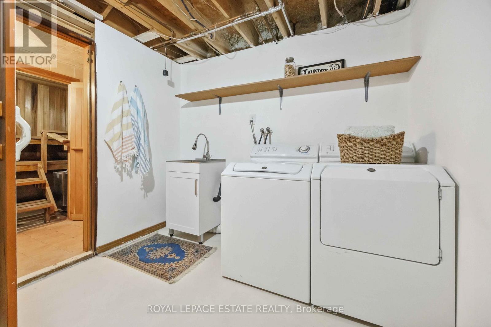 












124 GLEN SHIELDS AVENUE

,
Vaughan,




Ontario
L4K1T6

