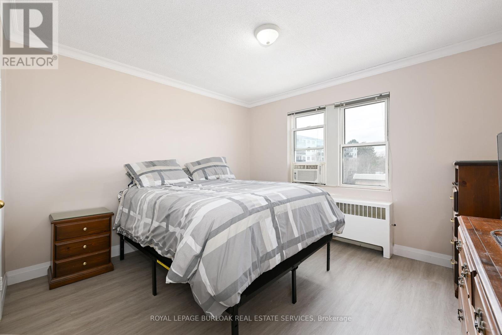 












11 - 2418 NEW STREET

,
Burlington,




Ontario
L7R1J6

