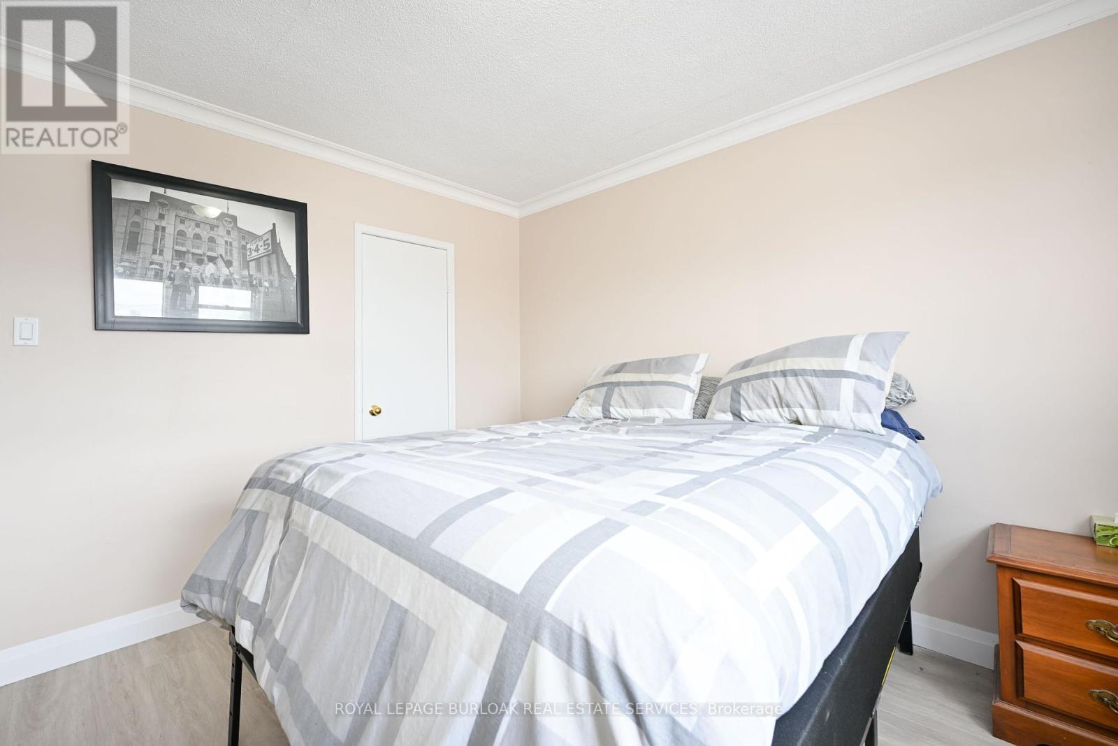 












11 - 2418 NEW STREET

,
Burlington,




Ontario
L7R1J6

