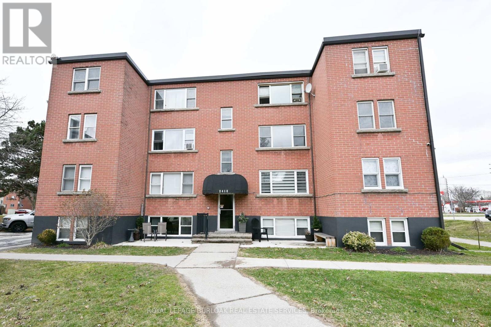 












11 - 2418 NEW STREET

,
Burlington,




Ontario
L7R1J6

