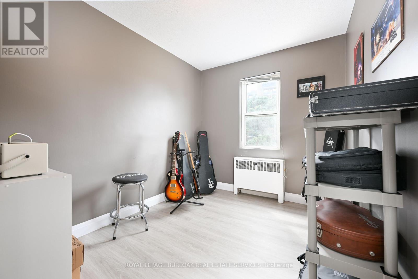 












11 - 2418 NEW STREET

,
Burlington,




Ontario
L7R1J6

